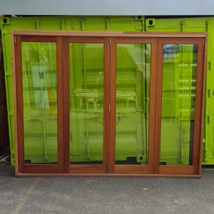 Single Light 0+4 Bifold Door w Brio Retractable
