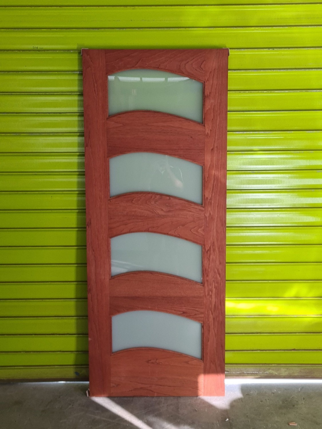 Wave Door Glazed White Translucent (loose)
