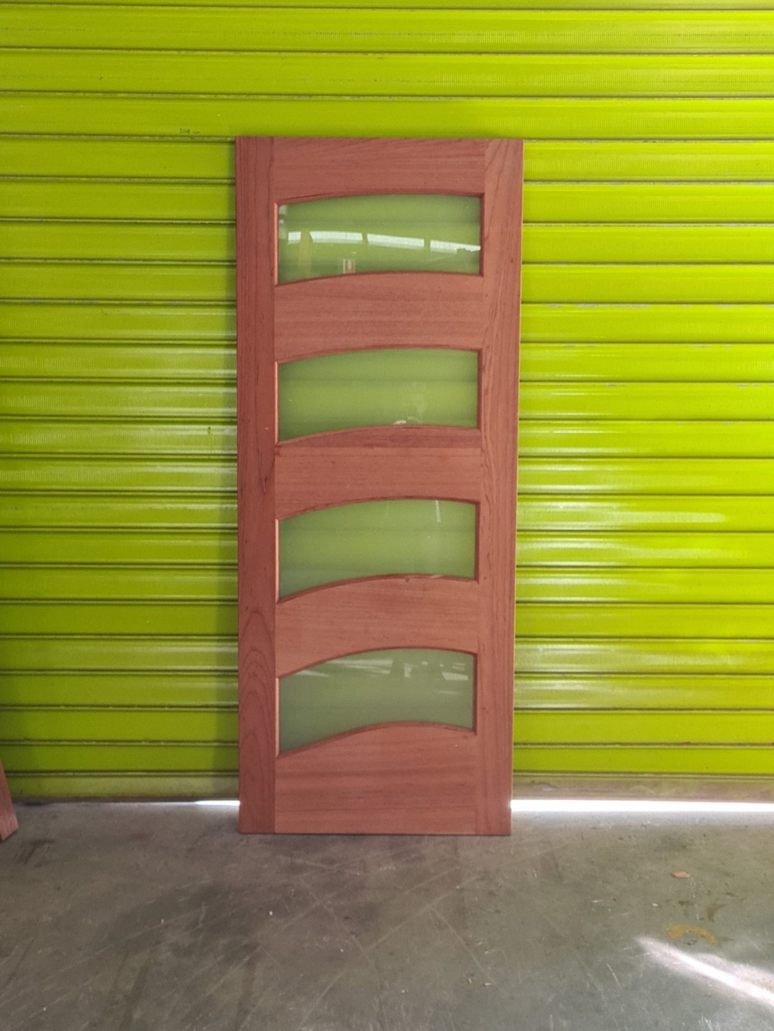 Wave Door Glazed Soft White (loose)