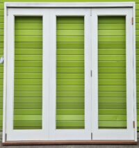 2400 x 2339 3 door single light bifold