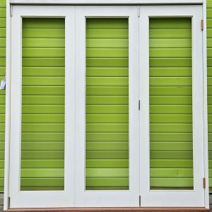 2400 x 2339 3 door single light bifold
