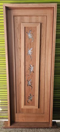 2100x810 gecko door entry