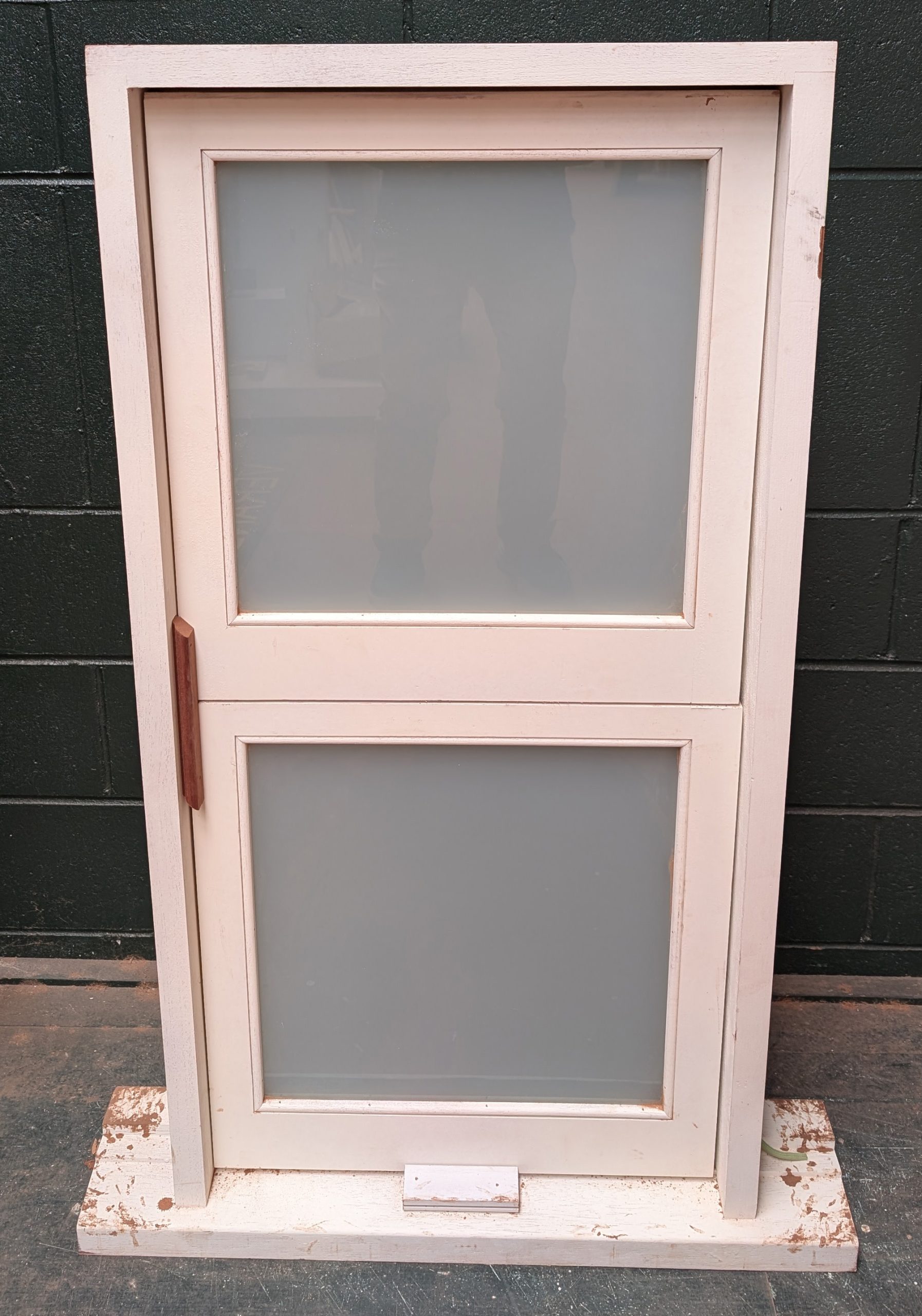 1200x600 double vertical hopper/awning window