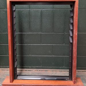 1170x900 102mm louvre window (copy)