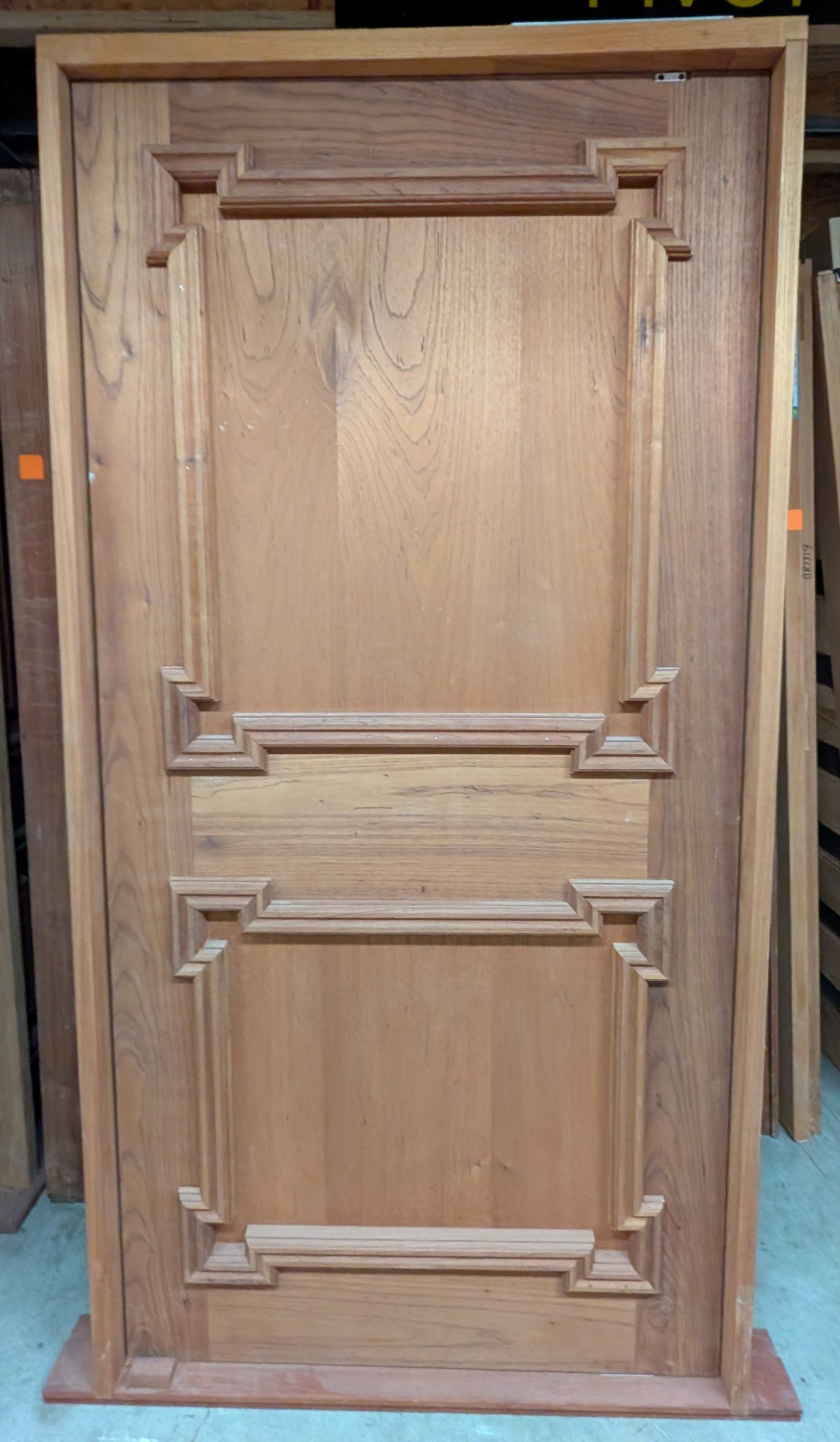 madrid pivot door entry