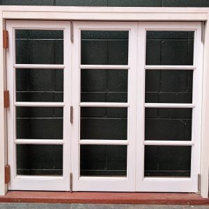 1237x1340 single light 3 sash bifold window (copy)