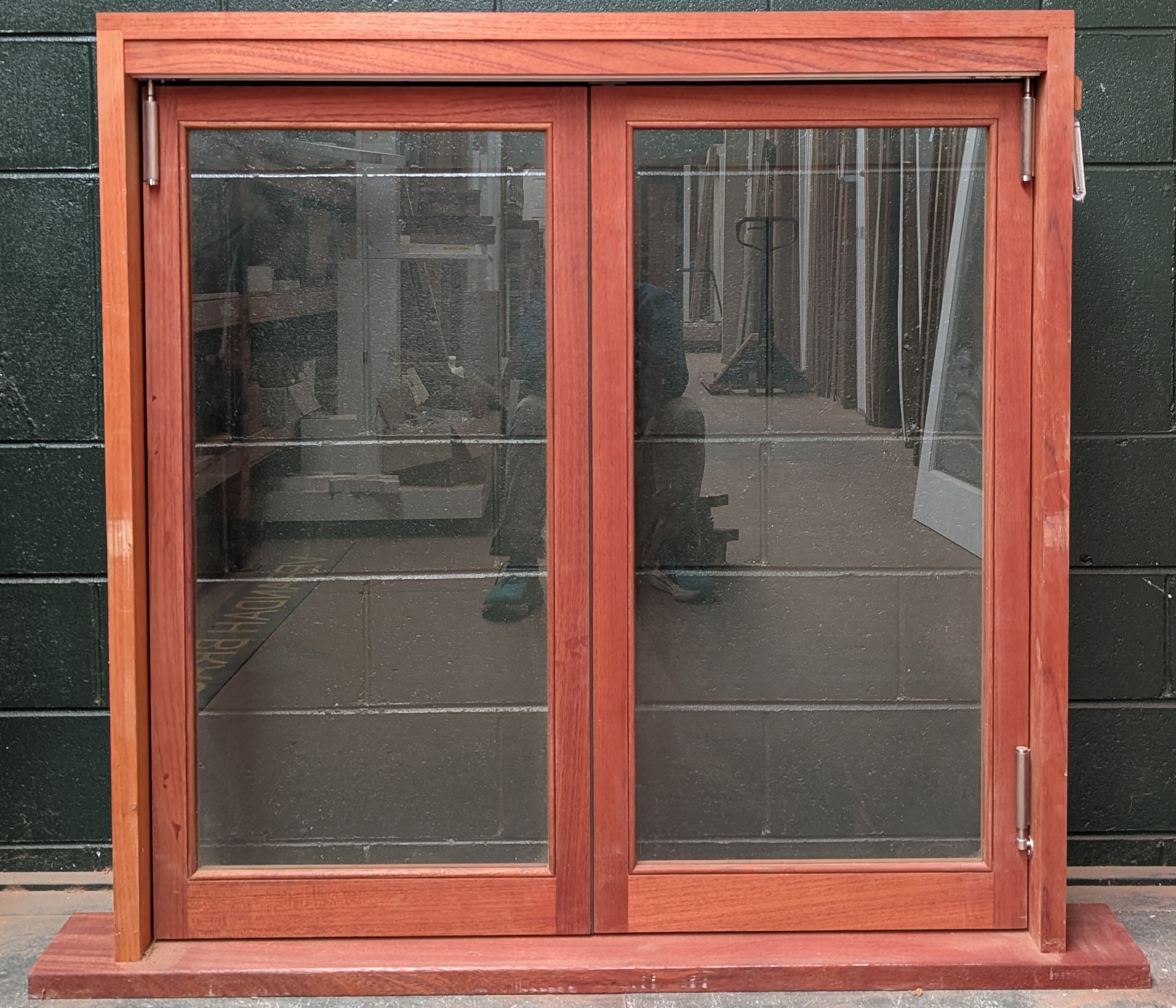 1237x1340 single light 3 sash bifold window (copy)