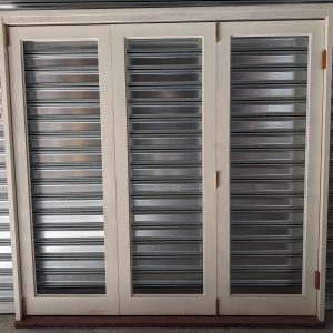 Single light: 3 doors bifold