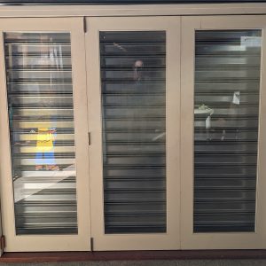 Single light: 3 doors bifold